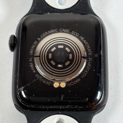 LOT 143: Smart Watch/Fitness Tracker