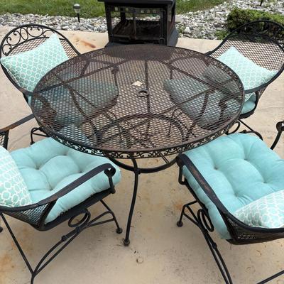 LOT 148: Metal Outdoor Table & Chairs