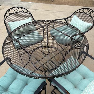 LOT 148: Metal Outdoor Table & Chairs