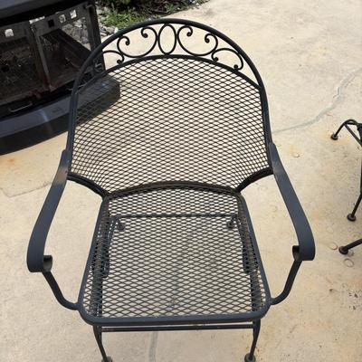 LOT 148: Metal Outdoor Table & Chairs