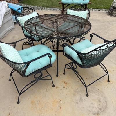 LOT 148: Metal Outdoor Table & Chairs