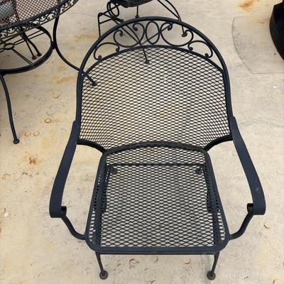 LOT 148: Metal Outdoor Table & Chairs