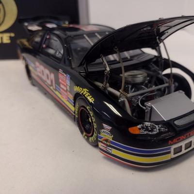 Sale Photo Thumbnail #819: Action Racing Elite Limited Edition Dale Earnhardt Pit Stop Practice #3 GM Goodwrench 2001 Monte Carlo with Original Box