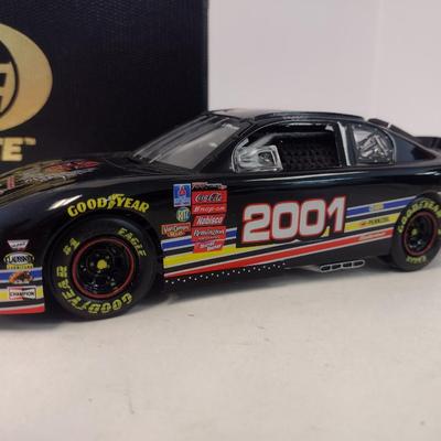 Sale Photo Thumbnail #815: Action Racing Elite Limited Edition Dale Earnhardt Pit Stop Practice #3 GM Goodwrench 2001 Monte Carlo with Original Box