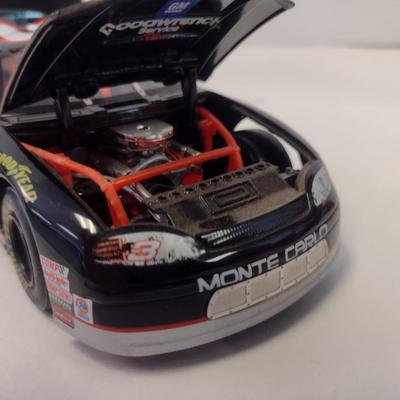 Sale Photo Thumbnail #892: Action Racing Elite Limited Edition Die Cast Dale Earnhardt #3 GM Goodwrench Service Plus 1999 Monte Carlo with Original Box