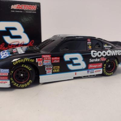 Sale Photo Thumbnail #976: Action Racing Limited Edition Dale Earnhardt Die Cast NASCAR #3 GM Goodwrench Oreo 2001 Monte Carlo with Original Box
