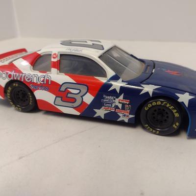 Sale Photo Thumbnail #1010: Revell Die Cast Dale Earnhardt #3 GM Goodwrench Special Edition 1991 Monte Carlo in Original Box