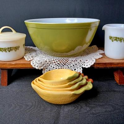 Sale Photo Thumbnail #71: PYREX Collection
* Doily and wood riser not included