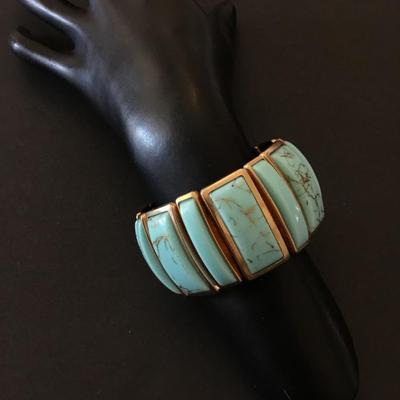 Beautiful vintage turquoise, blue gold, flake expansion bracelet