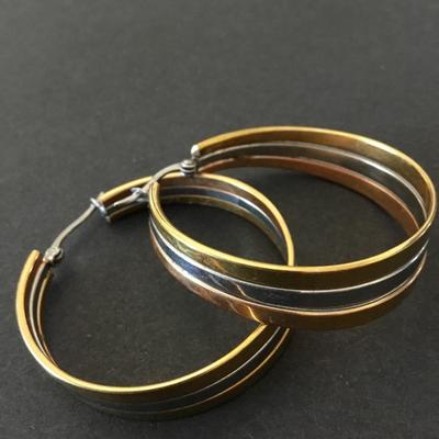 Beautiful, vintage, gold and silver tone hoop earrings
