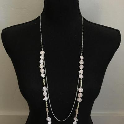 Cute flower necklace