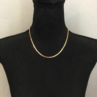 Beautiful vintage, gold tone, chain necklace
