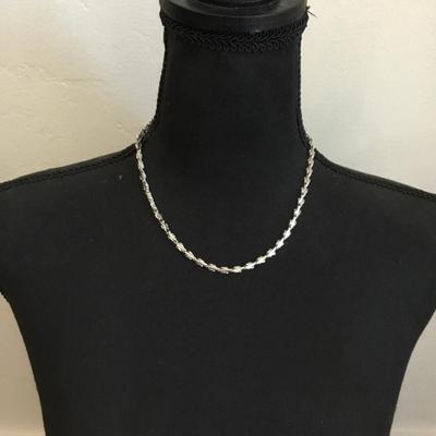 Beautiful vintage premier design Silver-tone pinwheel, chain necklace