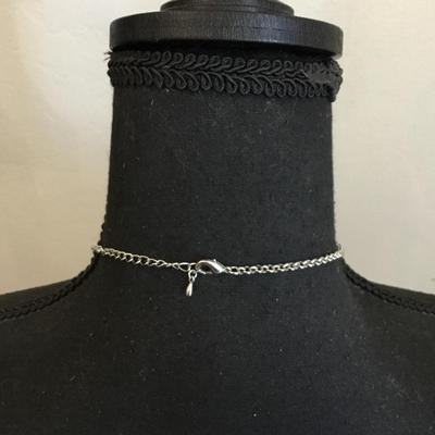 Beautiful rhinestone, heart statement necklace