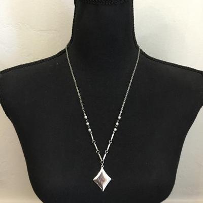 Very nice gunmetal gray necklace