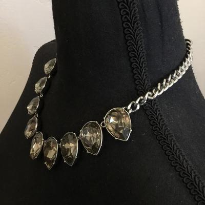 Vera Wang vintage, silver tone, statement, teardrop ring, stone very nice