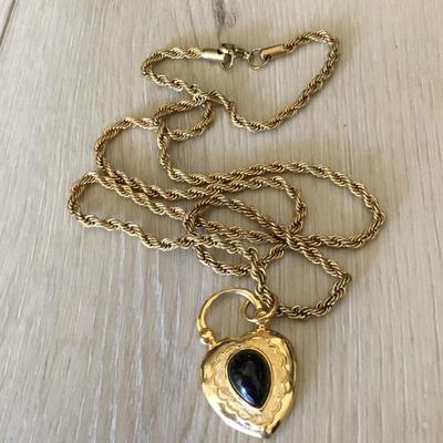 Very nice gold tone, heart locket pendant, chain long necklace