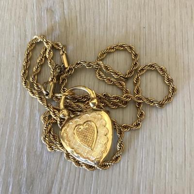 Very nice gold tone, heart locket pendant, chain long necklace
