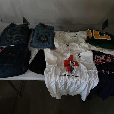 Sale Photo Thumbnail #173: Vintage tshirt and jersey lot
Receive everything pictured