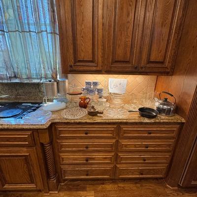 Sale Photo Thumbnail #7: Kitchen items
