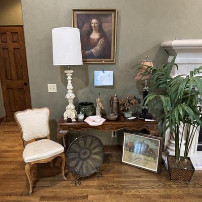 Sale Photo Thumbnail #12: Sofa table, lamps etc