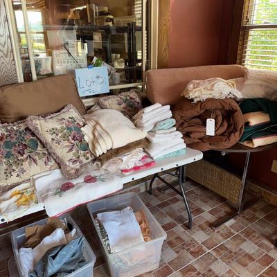 Sale Photo Thumbnail #81: Linens - sunroom
