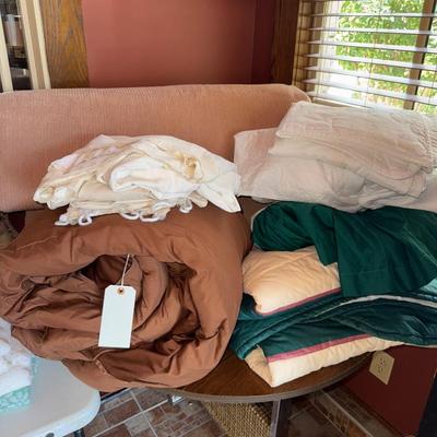 Sale Photo Thumbnail #83: Linens - sunroom