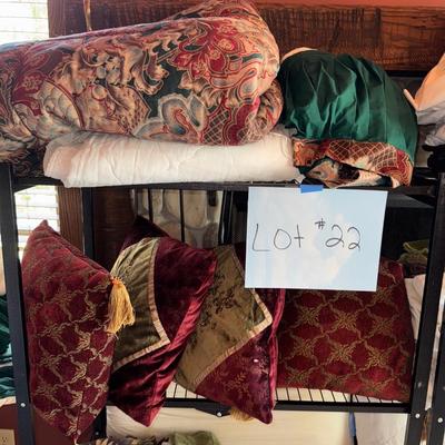 Sale Photo Thumbnail #84: Pillows & linens