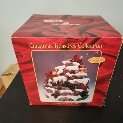 Christmas Teasures Collection Cardinal Fountain