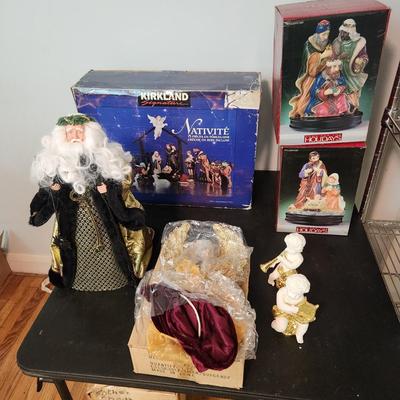 Christmas Decor Lot Tree Topper, Nativite ,Musical Wise Men , Joseph Mary Jesus