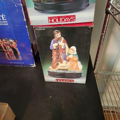 Christmas Decor Lot Tree Topper, Nativite ,Musical Wise Men , Joseph Mary Jesus
