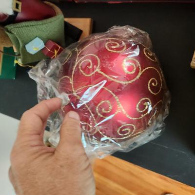 Large lot Christmas Holiday Decor Nutcrackers ,Holiday Frames ,Heirloom Collection Ornaments ,Glass Friendship Ball