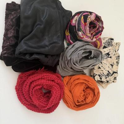 Assorted ladies' scarves, bandanas and hair accessories