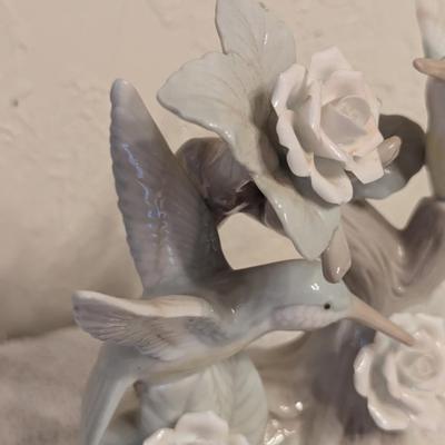 Sale Photo Thumbnail #157: Musical ceramic hummingbirds and flowers