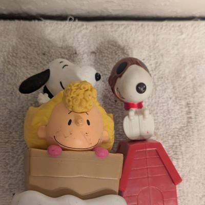 Sale Photo Thumbnail #239: Snoopy Plastic toys