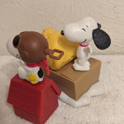 Sale Photo Thumbnail #238: Snoopy Plastic toys