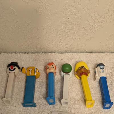 Sale Photo Thumbnail #246: pez dispensers