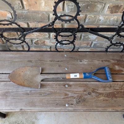 Sale Photo Thumbnail #314: Small shovel
