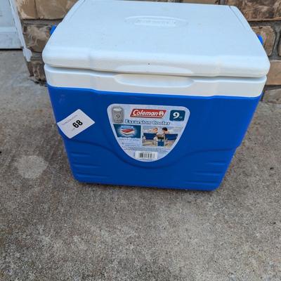 Sale Photo Thumbnail #328: Coleman personal cooler- 9 qt