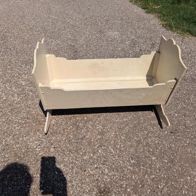 Sale Photo Thumbnail #366: bassinet