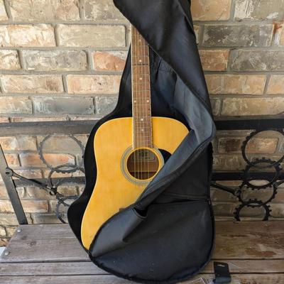 Sale Photo Thumbnail #415: Rogue RD80PK Acoustic Guitar comes with case