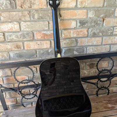 Sale Photo Thumbnail #412: Rogue RD80PK Acoustic Guitar comes with case