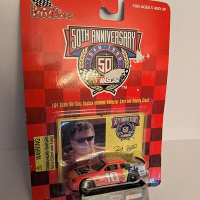 Sale Photo Thumbnail #422: set of 2 nascar 1/64 scale die cast cars