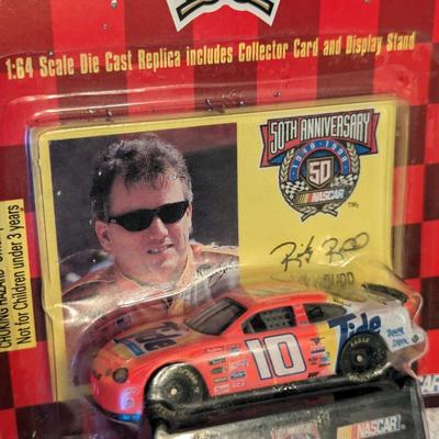 Sale Photo Thumbnail #419: set of 2 nascar 1/64 scale die cast cars