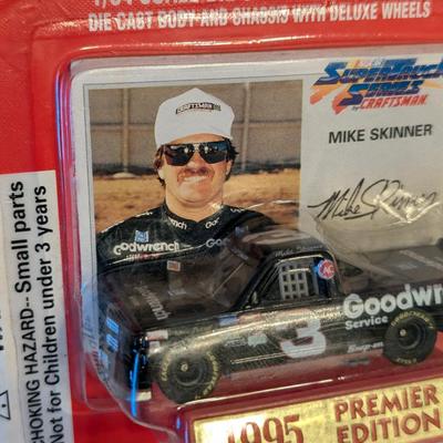 Sale Photo Thumbnail #418: set of 2 nascar 1/64 scale die cast cars