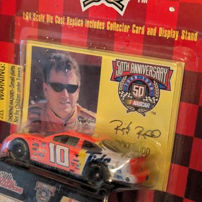 Sale Photo Thumbnail #421: set of 2 nascar 1/64 scale die cast cars