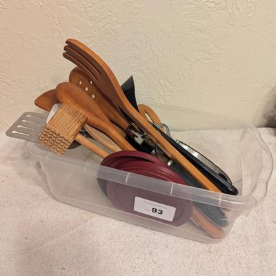 Sale Photo Thumbnail #477: kitchen utensils