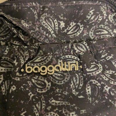 Baggallini pouch