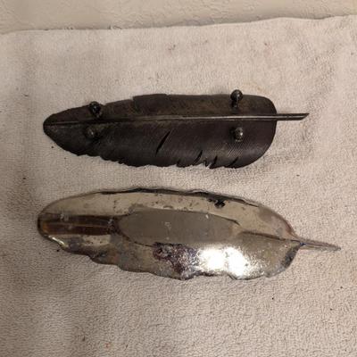 Feather shaped trays