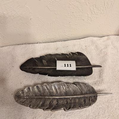 Feather shaped trays